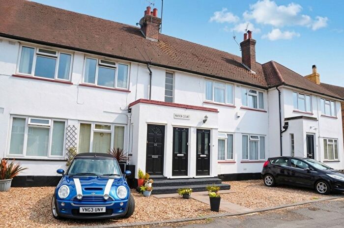 1 Bedroom Maisonette For Sale In Manor Court, Manor Road, KT12