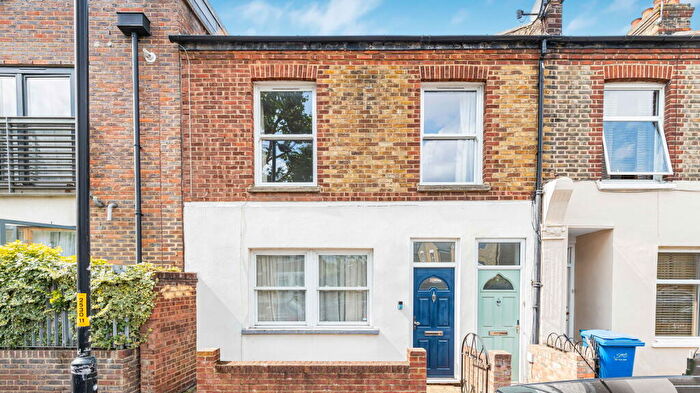 1 Bedroom Flat To Rent In Inverton Road, London, SE15