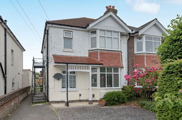 2 Bedroom Flat To Rent In Winchester Road, Southampton, Hampshire, SO16