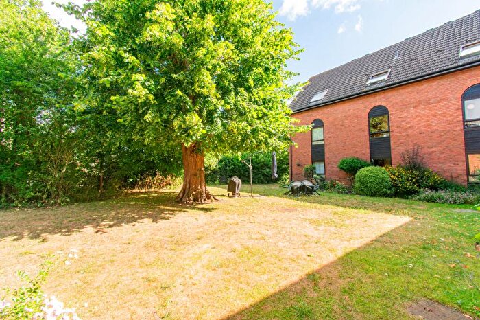 1 Bedroom Apartment For Sale In Ashridge Court, Newbury, Berkshire, RG14