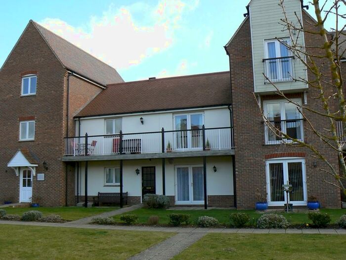 2 Bedroom Apartment To Rent In Marina Way, Abingdon On Thames, OX14