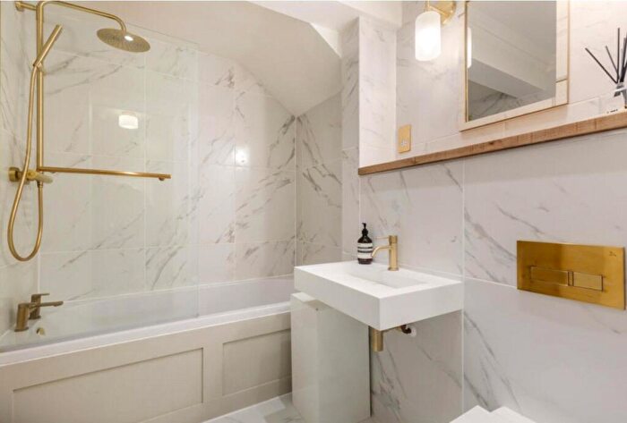 1 Bedroom Apartment To Rent In Redcliffe Place, London, SW10