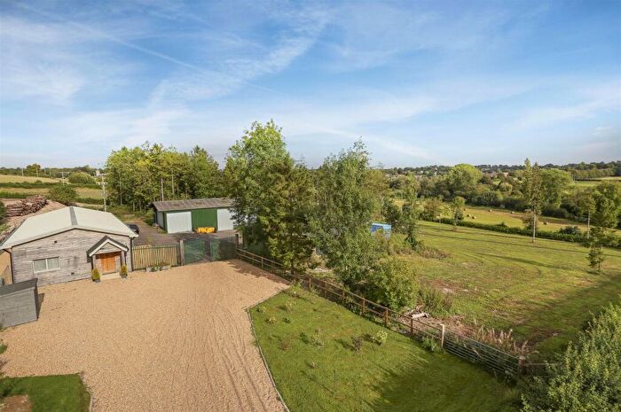 3 Bedroom Detached House For Sale In Drove Lane, SO24