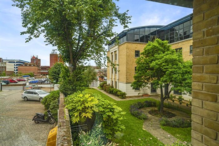 2 Bedroom Apartment For Sale In Amelia Court, Union Place, Worthing, BN11