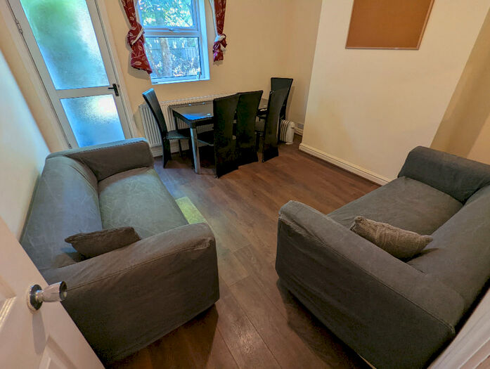 6 Bedroom Terraced House To Rent In Addington Road, Reading, Berkshire, RG1