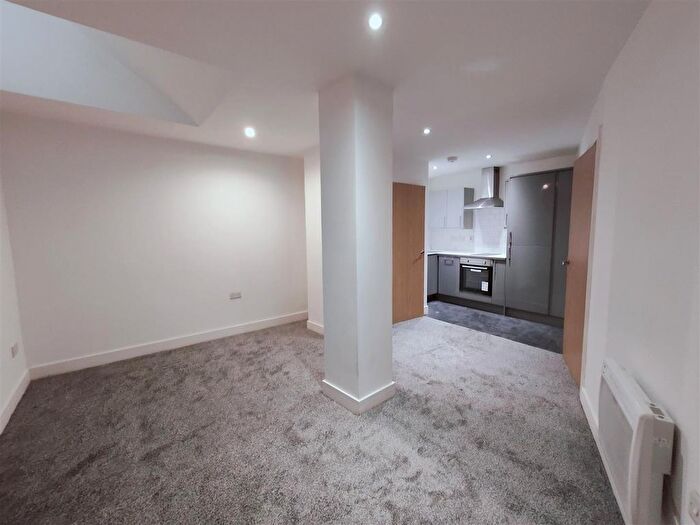 2 Bedroom Flat To Rent In Vicar Lane, Bradford, BD1