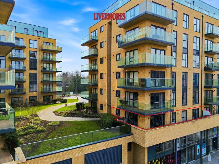 3 Bedroom Flat For Sale In Oldfield Place, Dartford, DA1