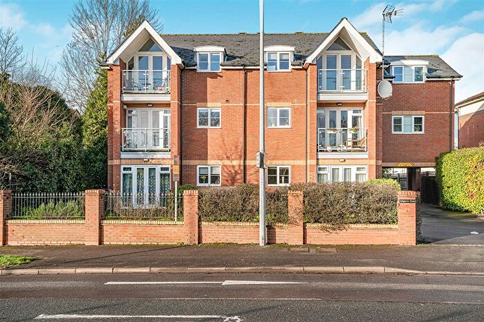 2 Bedroom Flat For Sale In Ashgrove Court, Bath Road, Maidenhead, SL6