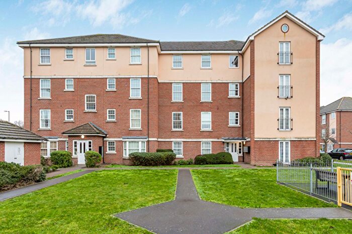 2 Bedroom Flat For Sale In Merrifield Court, Welwyn Garden City, Hertfordshire, AL7