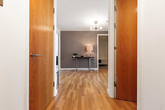 2 Bedroom Flat For Sale In Dunlop Street, Glasgow, G1