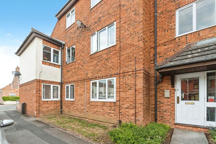 2 Bedroom Flat For Sale In Rose Street, Swindon, SN2