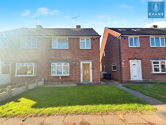 3 Bedroom Semi-Detached House For Sale In Miles Meadow, Bell Green, Coventry, CV6