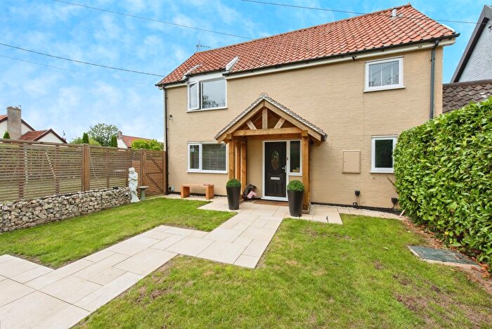 3 Bedroom Link Detached House For Sale In Bildeston Road, Combs, Stowmarket, IP14