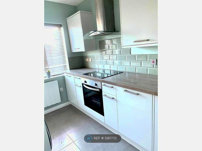 1 Bedroom Flat To Rent In High Street, Potters Bar EN6