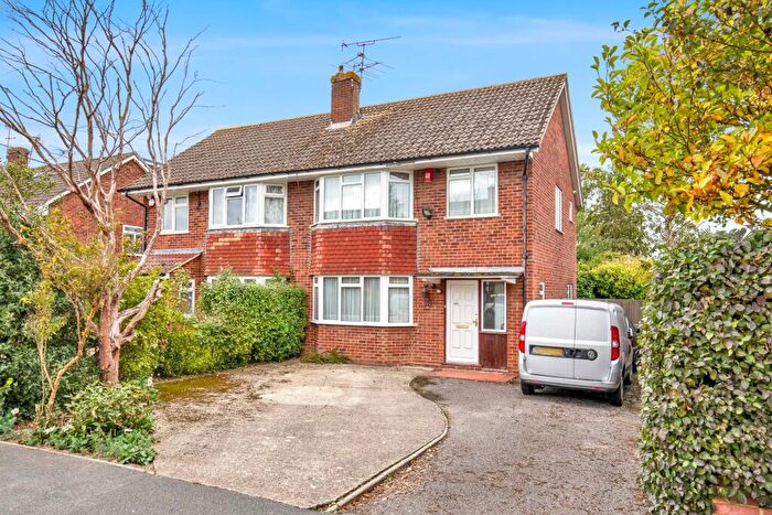 3 Bedroom Semi-Detached House For Sale In Fairlands Avenue, Fairlands, Guildford, GU3