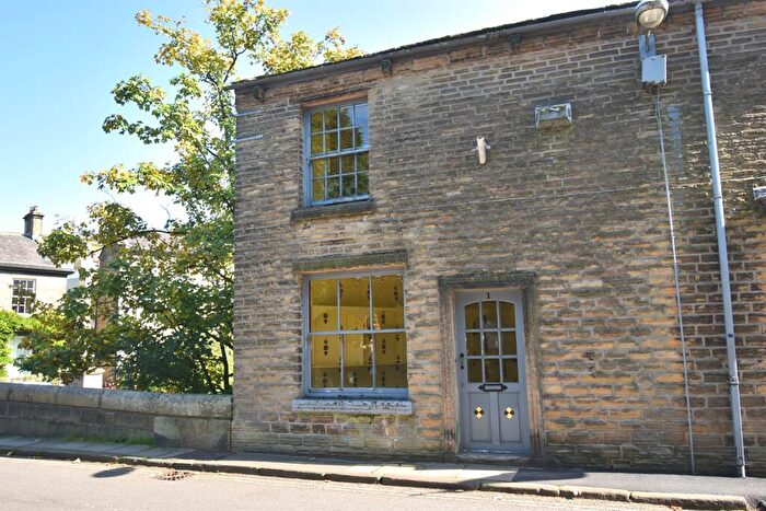 1 Bedroom End Of Terrace House For Sale In Church Street, Hayfield, High Peak, Derbyshire, SK22