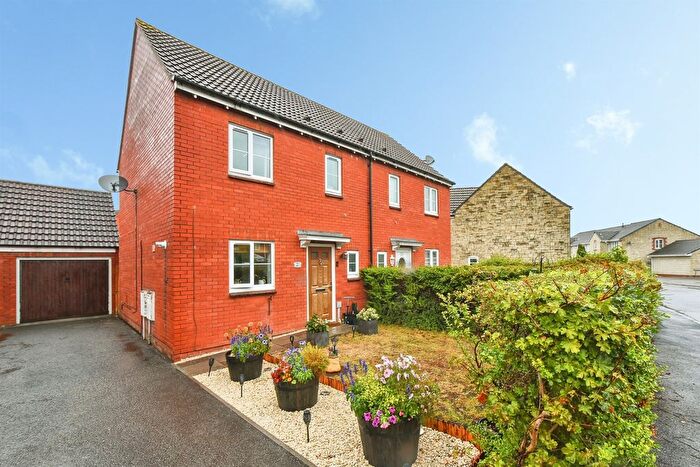 3 Bedroom Semi-Detached House For Sale In Honeysuckle Close, Calne, SN11