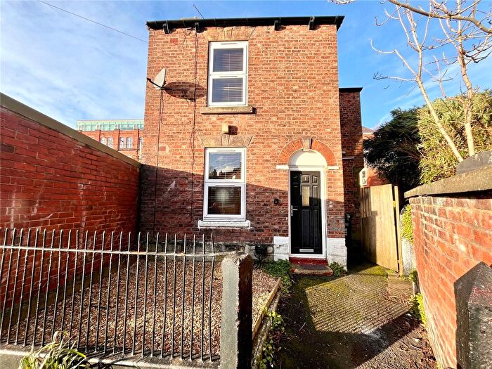 1 Bedroom Detached House For Sale In Broderick Street, Macclesfield, Cheshire, SK11
