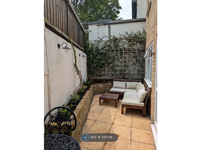 2 Bedroom Maisonette To Rent In Ladywell Road, London, SE13