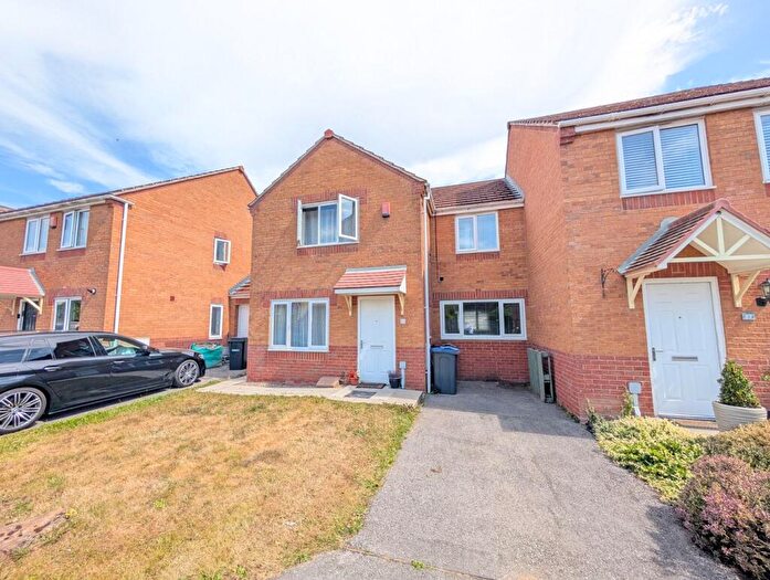 3 Bedroom Semi-Detached House For Sale In Oswin Gardens, Bradford, BD2