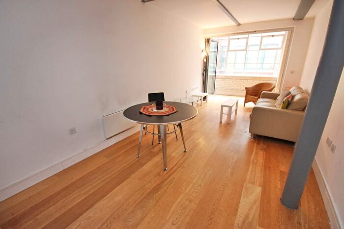 2 Bedroom Flat To Rent In Hilton Street, Manchester, M1