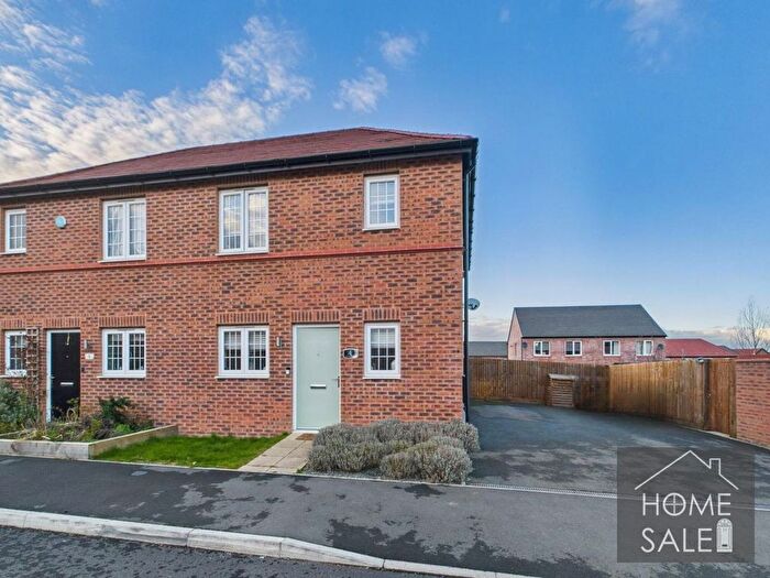 3 Bedroom Semi-Detached House For Sale In Queensferry Drive, Market Harborough, LE16