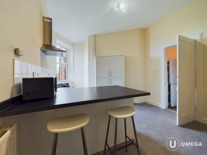 3 Bedroom Flat To Rent In Spottiswoode Street, Edinburgh, EH9