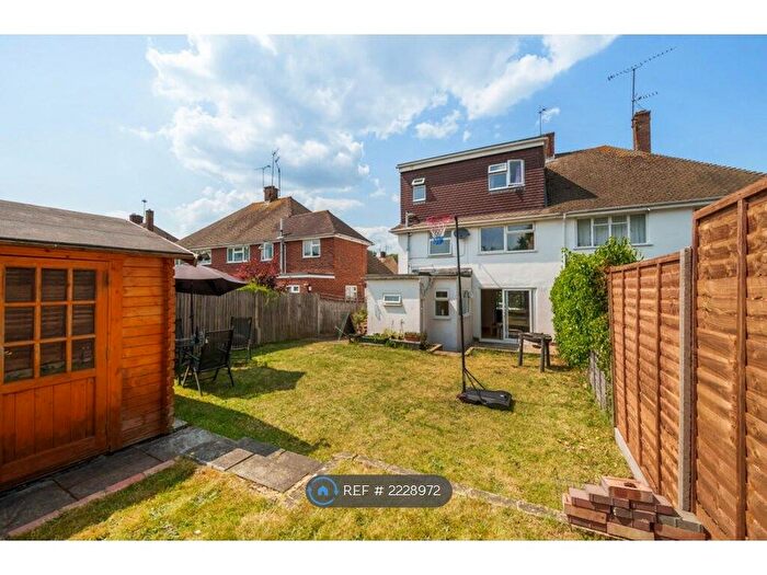 5 Bedroom Semi-Detached House To Rent In Chelwood Road, Earley, Reading, RG6