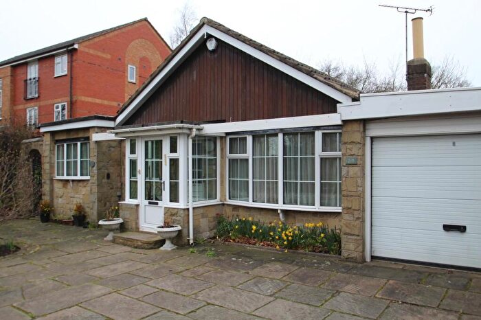 2 Bedroom Bungalow To Rent In Shadwell Lane, Leeds, West Yorkshire, Uk, LS17