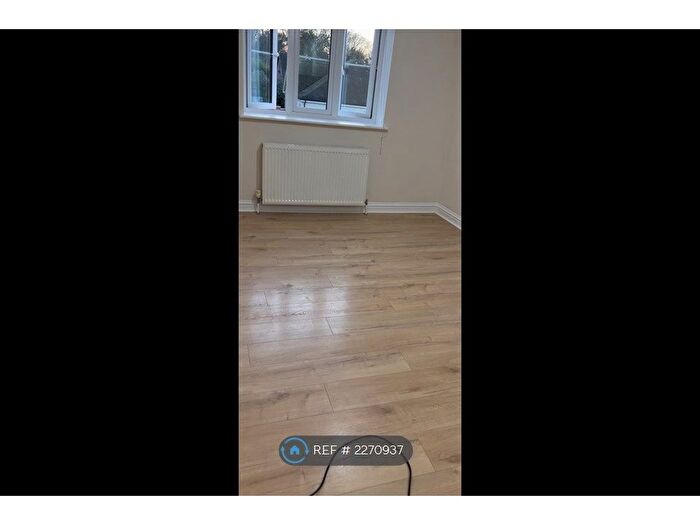 2 Bedroom Flat To Rent In London Road, Benfleet, SS7