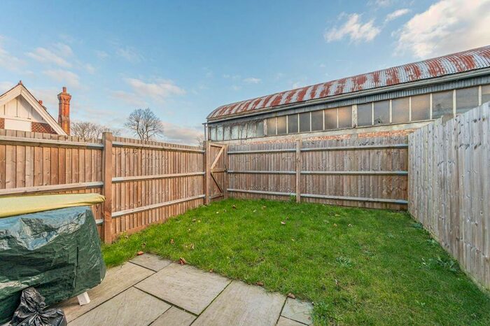 1 Bedroom Flat To Rent In Station Road, Sidcup, DA15