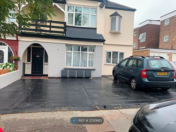 1 Bedroom Flat To Rent In Lovelace Avenue, Southend-On-Sea, SS1