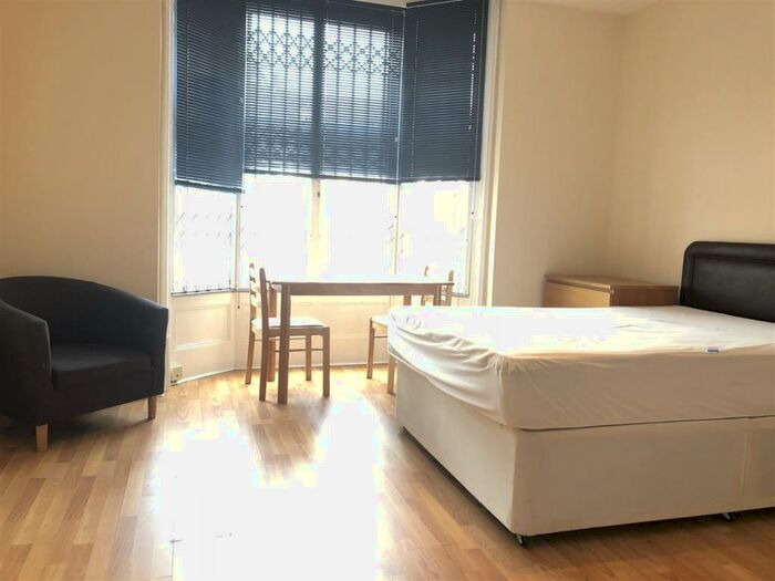 Studio To Rent In Evington Road, Off London Road, Leicester, LE2
