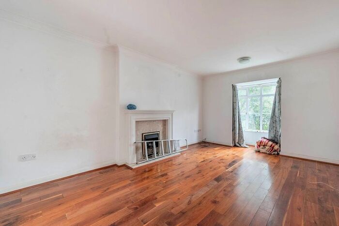 4 Bedroom End Of Terrace House To Rent In Lady Aylesford Avenue, Stanmore, HA7