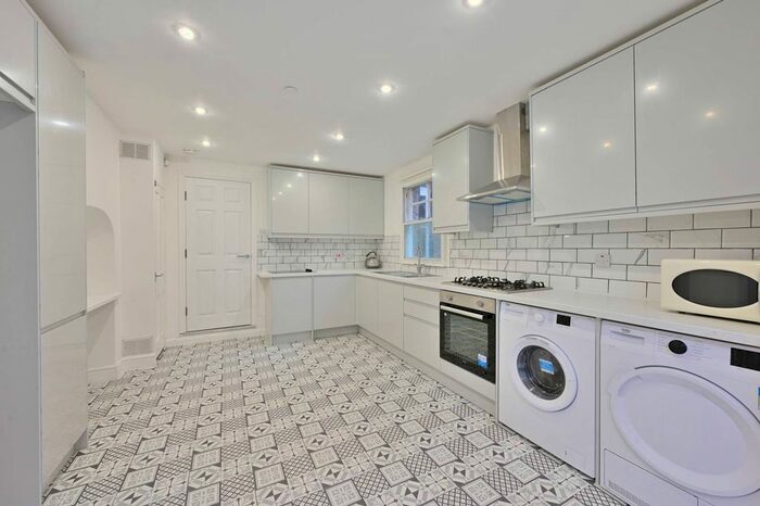 5 Bedroom Terraced House To Rent In Griffiths Road, Wimbledon, London, SW19