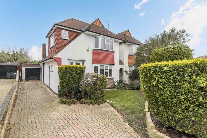 3 Bedroom Property To Rent In Amberwood Rise, New Malden, KT3