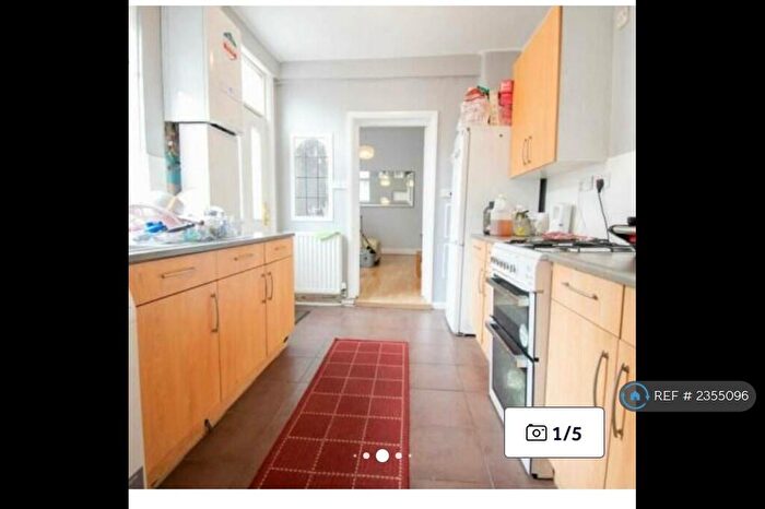 2 Bedroom Flat To Rent In Bayswater Road, Newcastle Upon Tyne, NE2