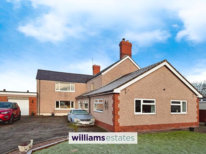 4 Bedroom Detached House For Sale In Ruthin, LL15