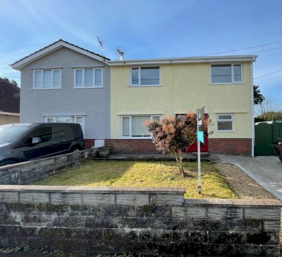 3 Bedroom Semi-Detached House To Rent In High Street, Pontarddulais, SA4