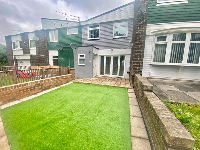 3 Bedroom Semi-Detached House To Rent In Woodford, Low Fell, Gateshead, NE9