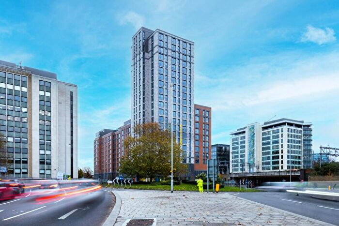 2 Bedroom Flat To Rent In Thames Quarter, Reading, RG1