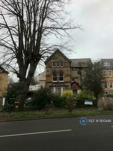 Studio To Rent In The Avenue, Worcester Park, KT4