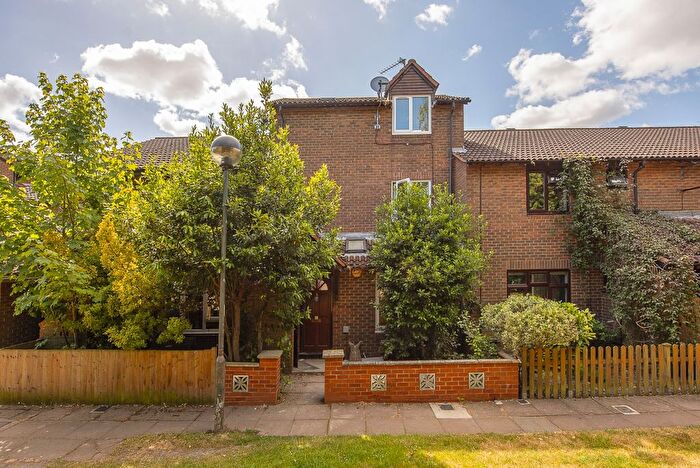 5 Bedroom Terraced House To Rent In Starling Walk, Hampton, TW12