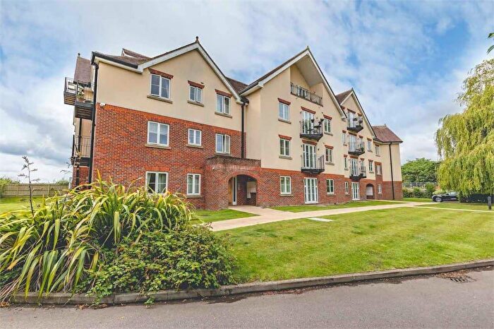 2 Bedroom Flat To Rent In Datchet Road, Slough, SL3