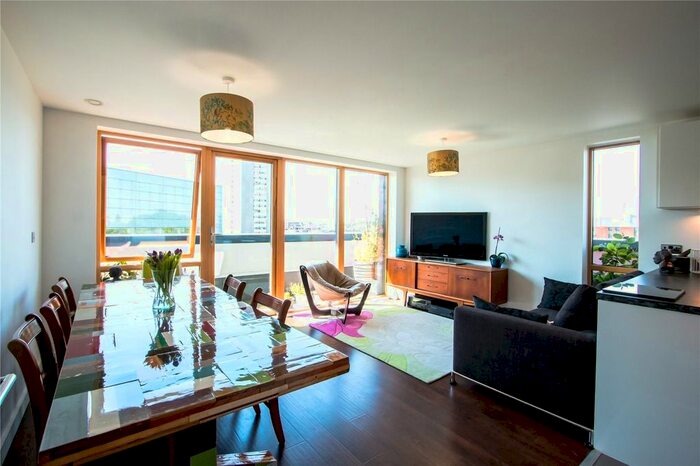 2 Bedroom Flat To Rent In Lloyds Row, London, EC1R