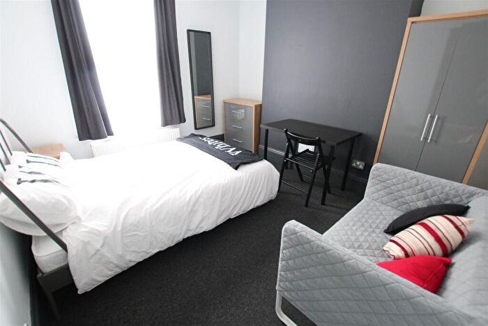 1 Bedroom Private Hall To Rent In Castilian Terrace, Northampton, NN1