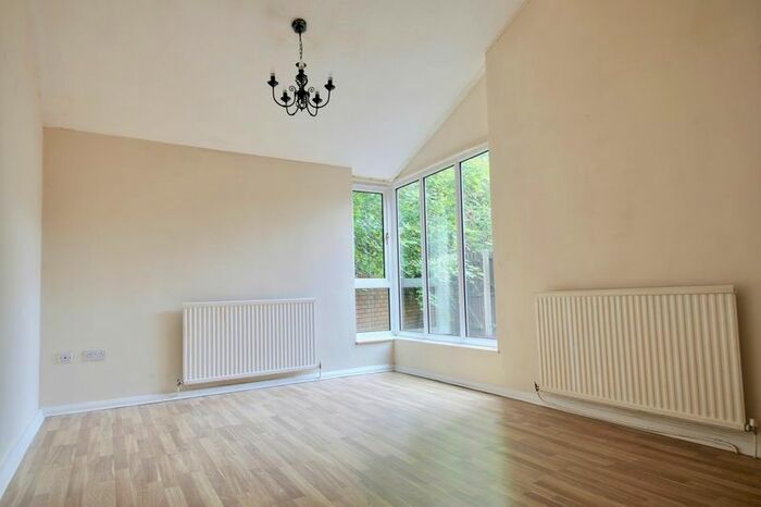 4 Bedroom Terraced House To Rent In Sutherland Court, Runcorn, WA7