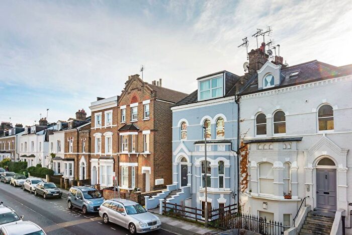 1 Bedroom Flat To Rent In Disraeli Road, Putney, London, SW15