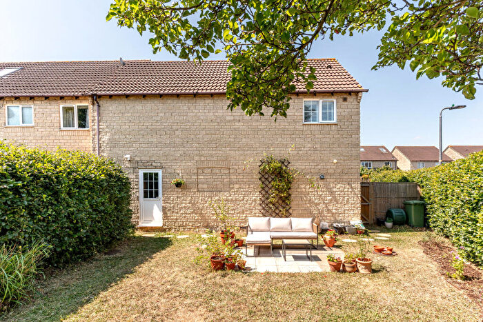 1 Bedroom Coach House For Sale In Dewfalls Drive, Bradley Stoke, Bristol, BS32