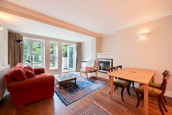 3 Bedroom Flat To Rent In Parkhill Road, London, NW3